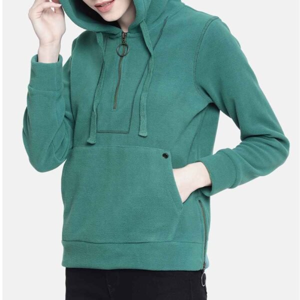 01_1_11zon Custom cotton fleece hoodie for women in multiple colors, perfect for bulk orders.
