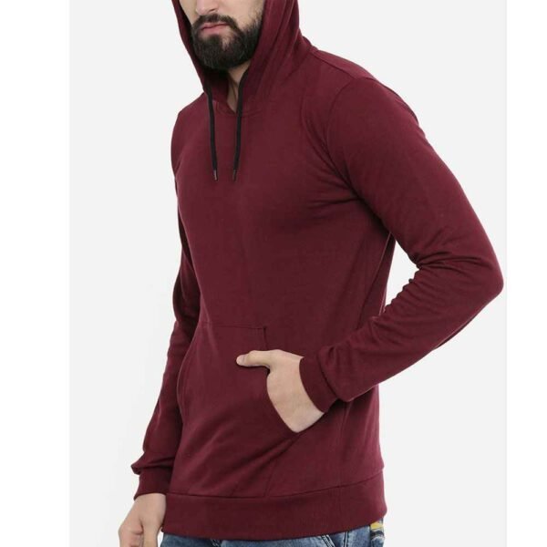 Classic hoodie with ribbed cuffs and hem, providing a snug fit.