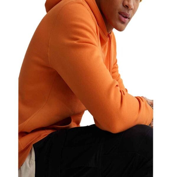 Versatile hoodie with sleek design, ideal for both casual and sporty looks.