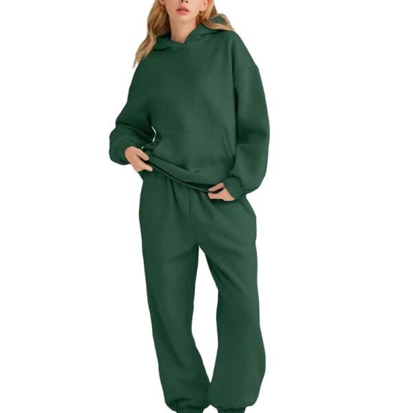 1_1_11zon Women’s cotton fleece tracksuit, crafted for softness and warmth with custom design options.