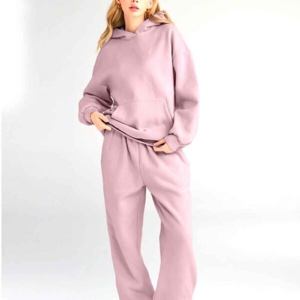 1_1_11zon High-quality women’s cotton fleece tracksuit, designed for all-day wear with customizations available.
