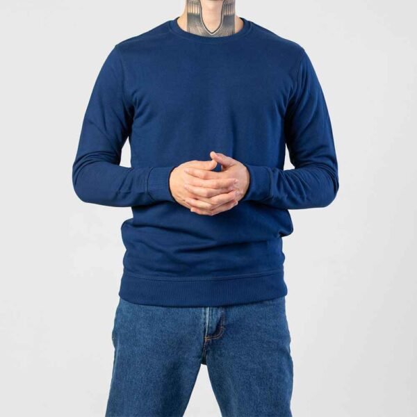 1_1_11zon Customizable men's sweatshirt made from soft, breathable French Terry fabric.