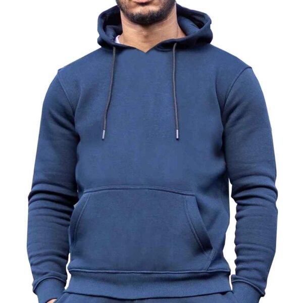 1_1_11zon Men's tracksuit featuring a sleek design, perfect for casual wear or workouts.