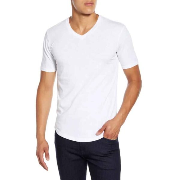 Stylish Men’s cotton blend T-shirt, ideal for comfortable casual wear and customization.
