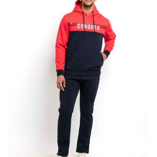 1_1_11zon Lightweight tracksuit for men, designed for comfort and style.