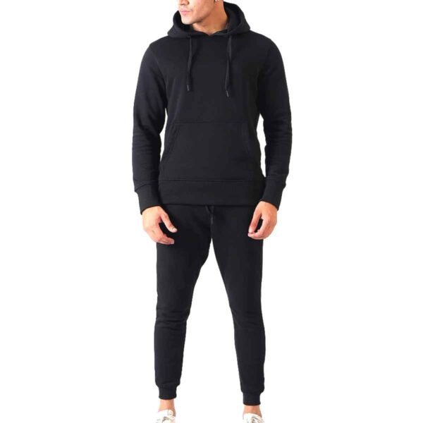 1_1_11zon Comfortable men’s tracksuit made from breathable cotton fleece fabric.