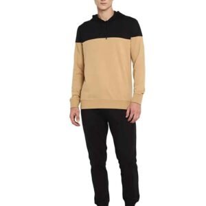 Customizable men’s tracksuit, providing both comfort and a sleek, modern look.