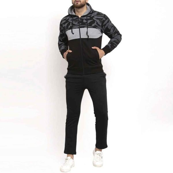 1_1_11zon Cozy and fashionable custom French Terry tracksuit for men, perfect for relaxed outfits.