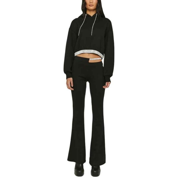 1_1_11zon Tailored women's Terry fleece tracksuit, offering soft comfort and a perfect fit for all-day wear.