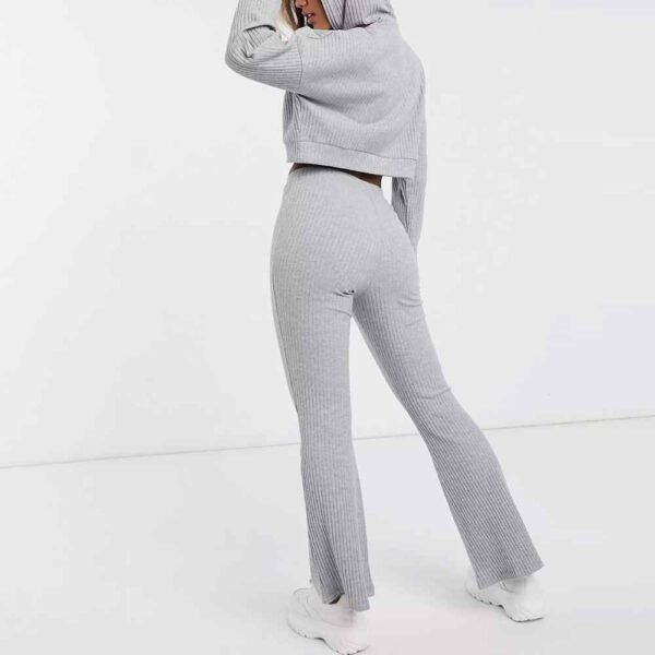 Soft and breathable women’s Terry fleece tracksuit providing tailored fit and cozy comfort.