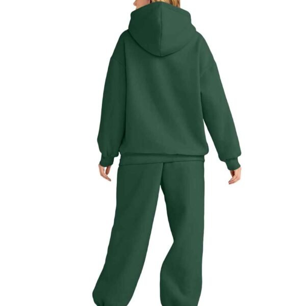 Customizable women’s fleece tracksuit, designed for everyday comfort with personalization options.