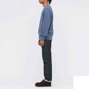 Men’s French Terry sweatshirt in a lightweight and breathable design.