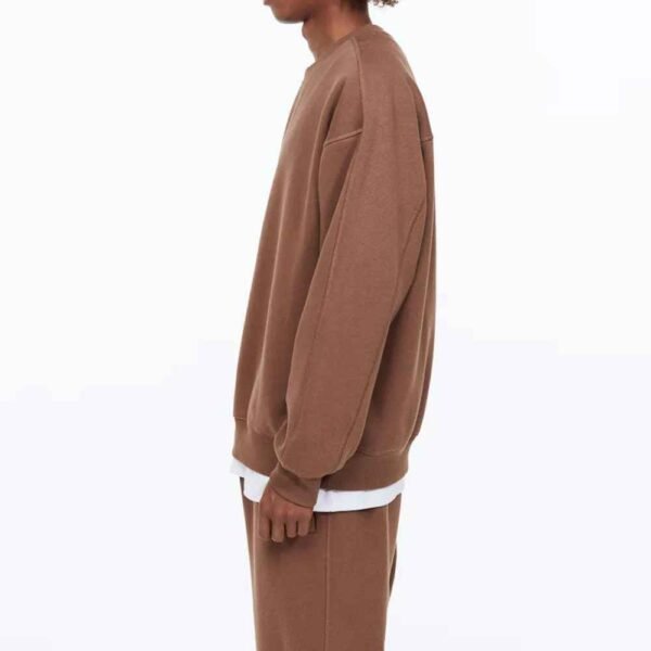Men’s Organic Cotton Sweatshirt – Sustainable and stylish with a soft fleece feel.
