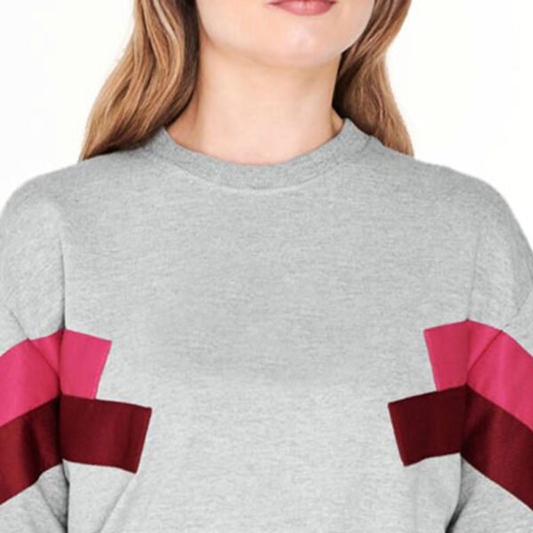 Women’s organic fleece sweatshirt – eco-conscious comfort for lounging or layering