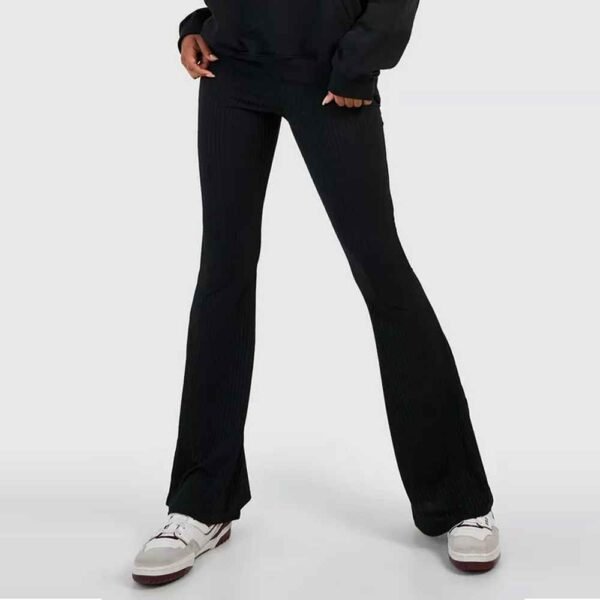 EspectOne women’s cotton fleece tracksuit, offering a perfect blend of lightweight fabric and casual style.