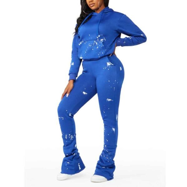 Tailored women’s Terry fleece tracksuit, designed to offer breathability, comfort, and a sleek fit.