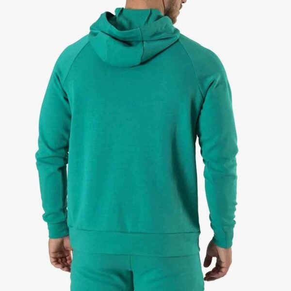 Men’s tracksuit made of breathable cotton fleece, ideal for both comfort and movement.