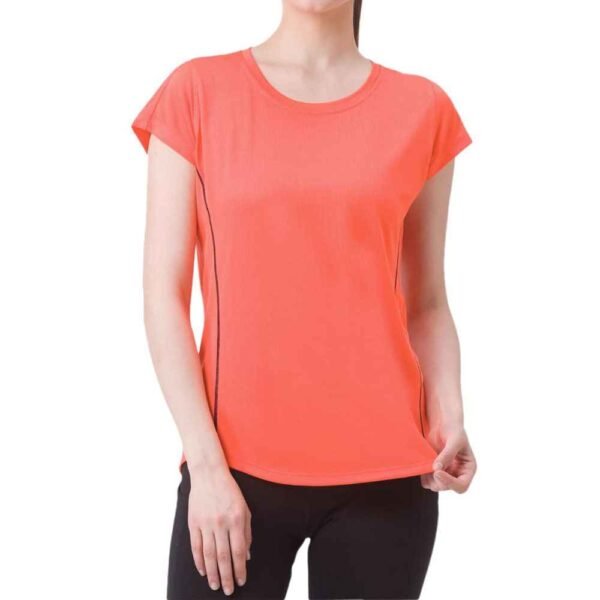 1_1_11zon Breathable women’s t-shirt in cotton-polyester blend, perfect for customization.