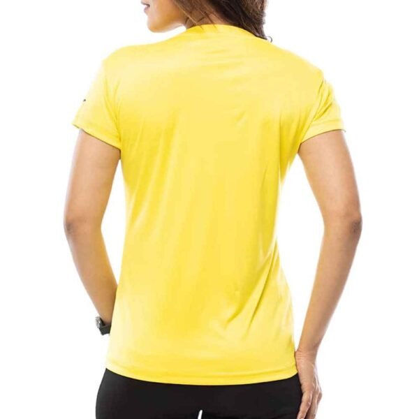 Customizable cotton T-shirt for women with a polished, clean look