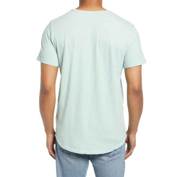 Men's cotton/polyester jersey t-shirt, perfect for a relaxed and casual style.