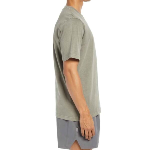 Customized men’s cotton/polyester jersey tees available in bulk for casual use.