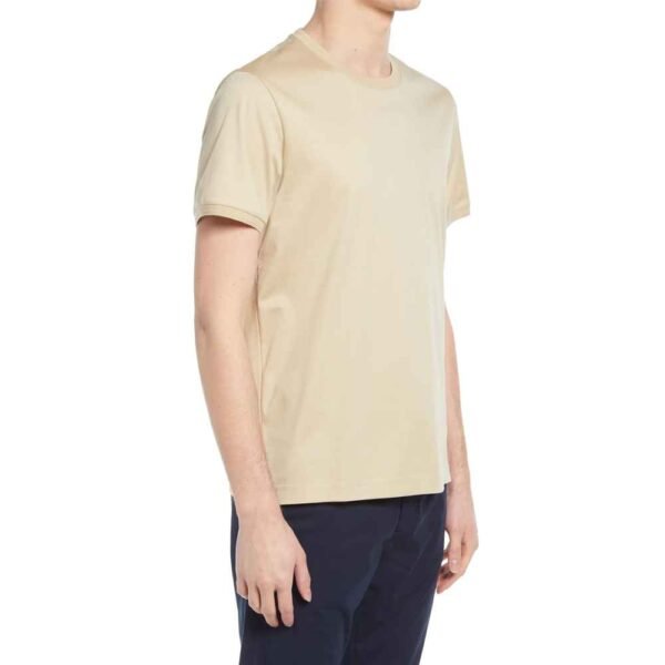 Cotton/polyester blend men's jersey t-shirt, great for both casual outings and relaxed days at home.