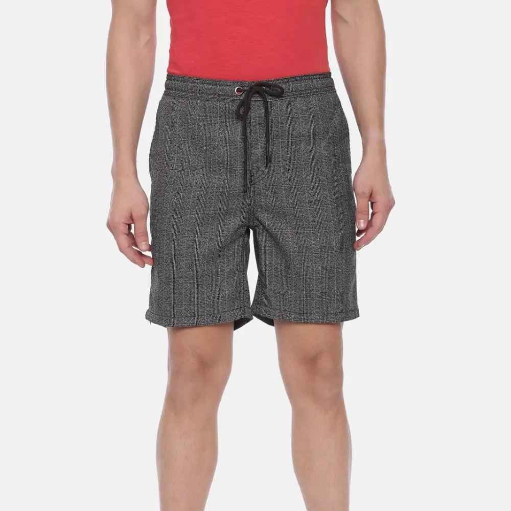 Stylish men's cotton sweatshorts, perfect for casual wear.