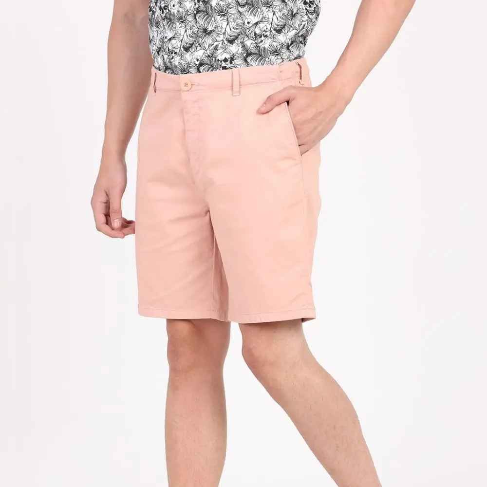 Men’s cotton sweatshorts in breathable jersey fabric, perfect for casual wear.