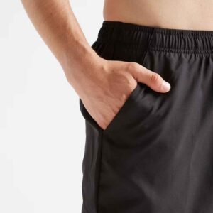 Men’s breathable cotton sweatshorts, ideal for casual and relaxed days.